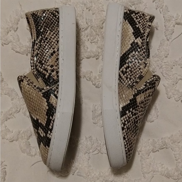Altar’d State brand snake print casual slip on sneaker - Picture 4 of 5